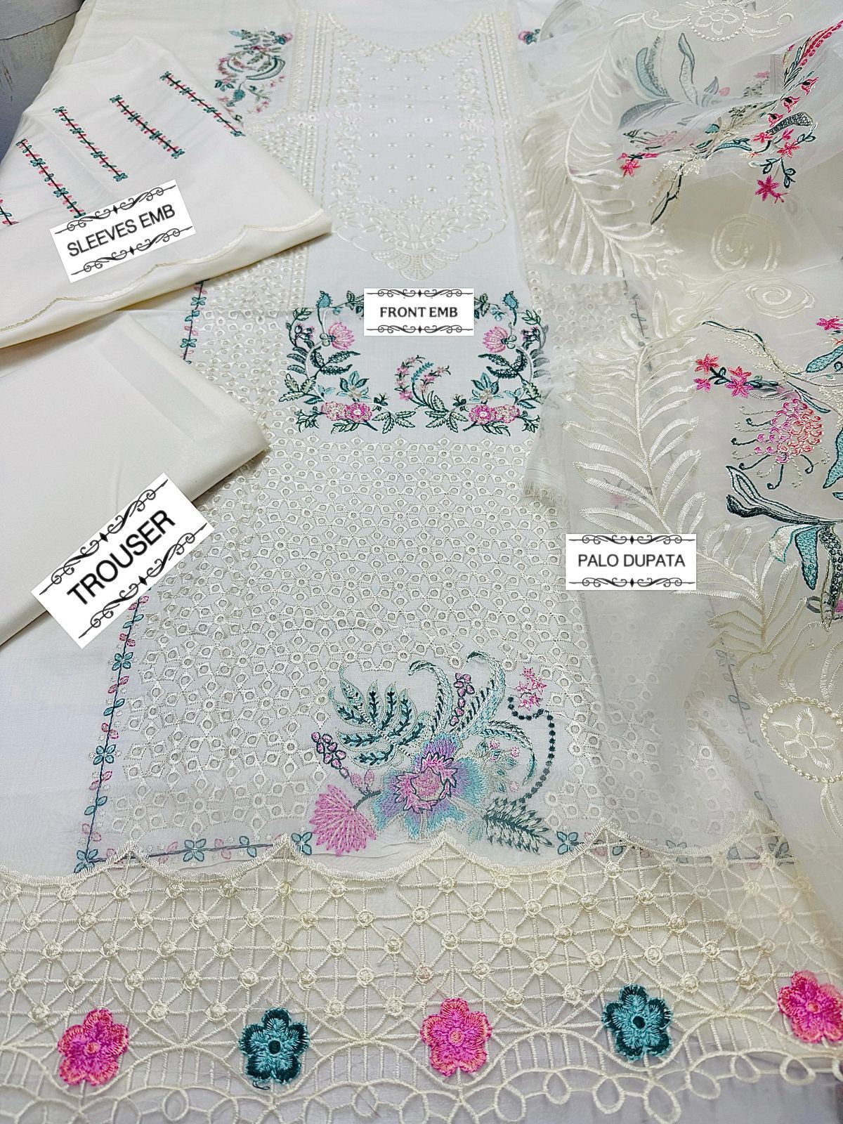 3PC Lawn Embroidered Dress Unstitched