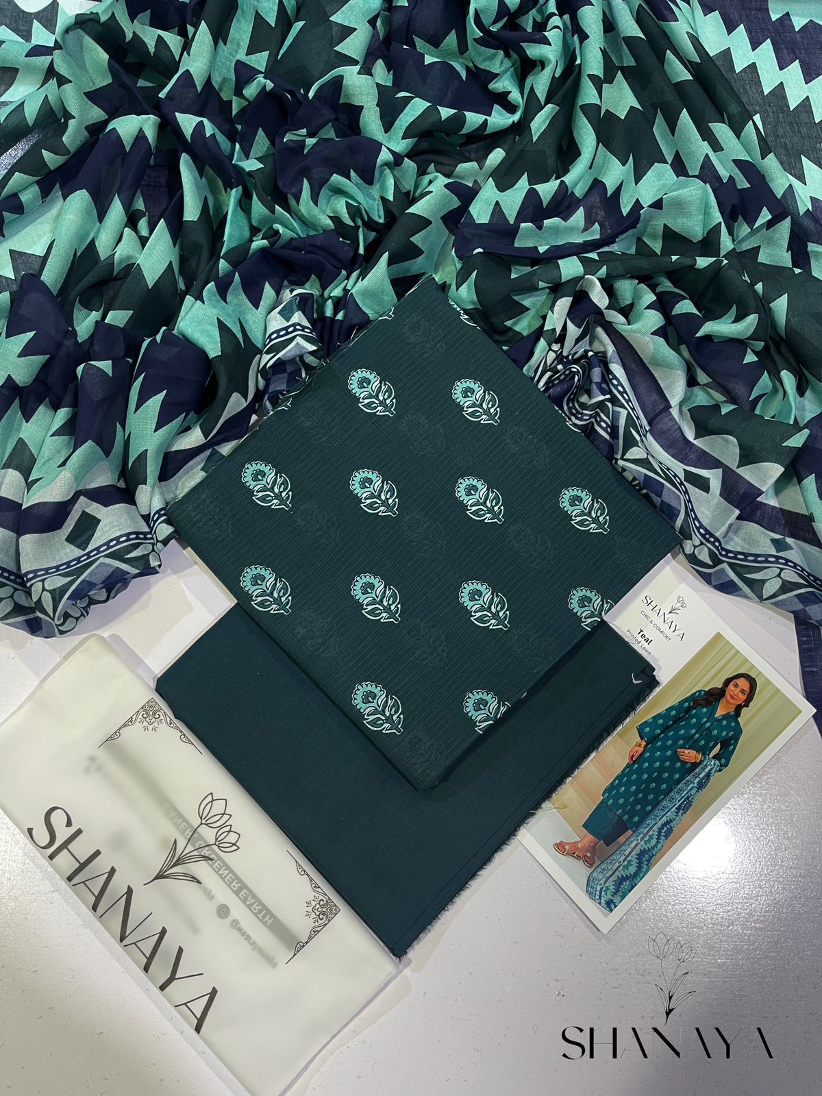 3PC Lawn Digital Print Unstitched Suit