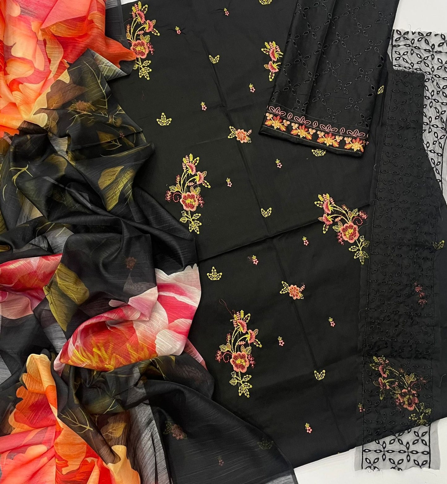 3PC Lawn Embroidered Suit Unstitched